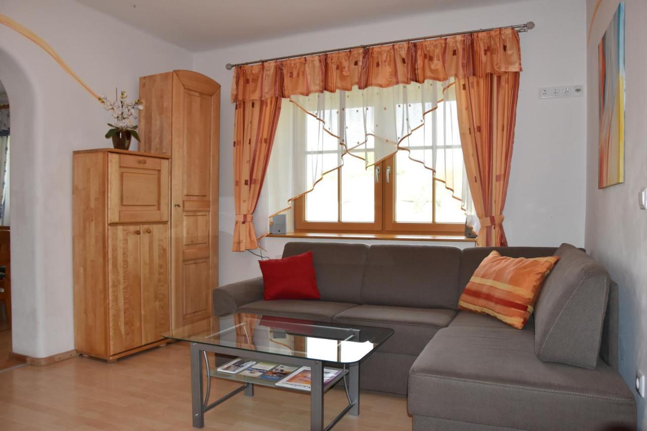 Biohof Weissensteiner Apartment Ullrichs Екстериор снимка