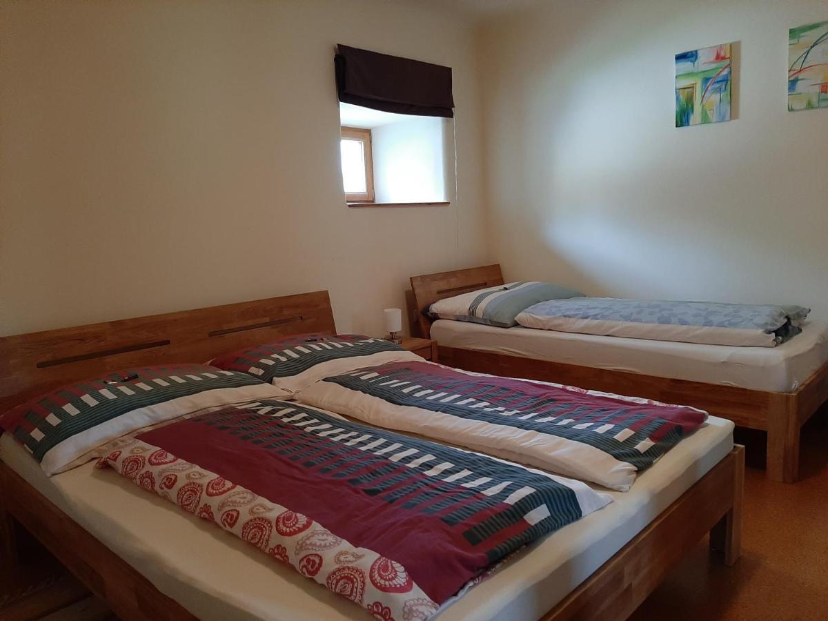 Biohof Weissensteiner Apartment Ullrichs Екстериор снимка